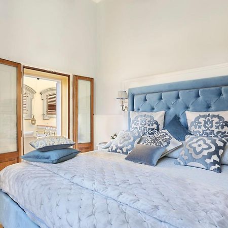 Design Apartment In The Heart Of Florence - Hosted By Sweetstay ภายนอก รูปภาพ