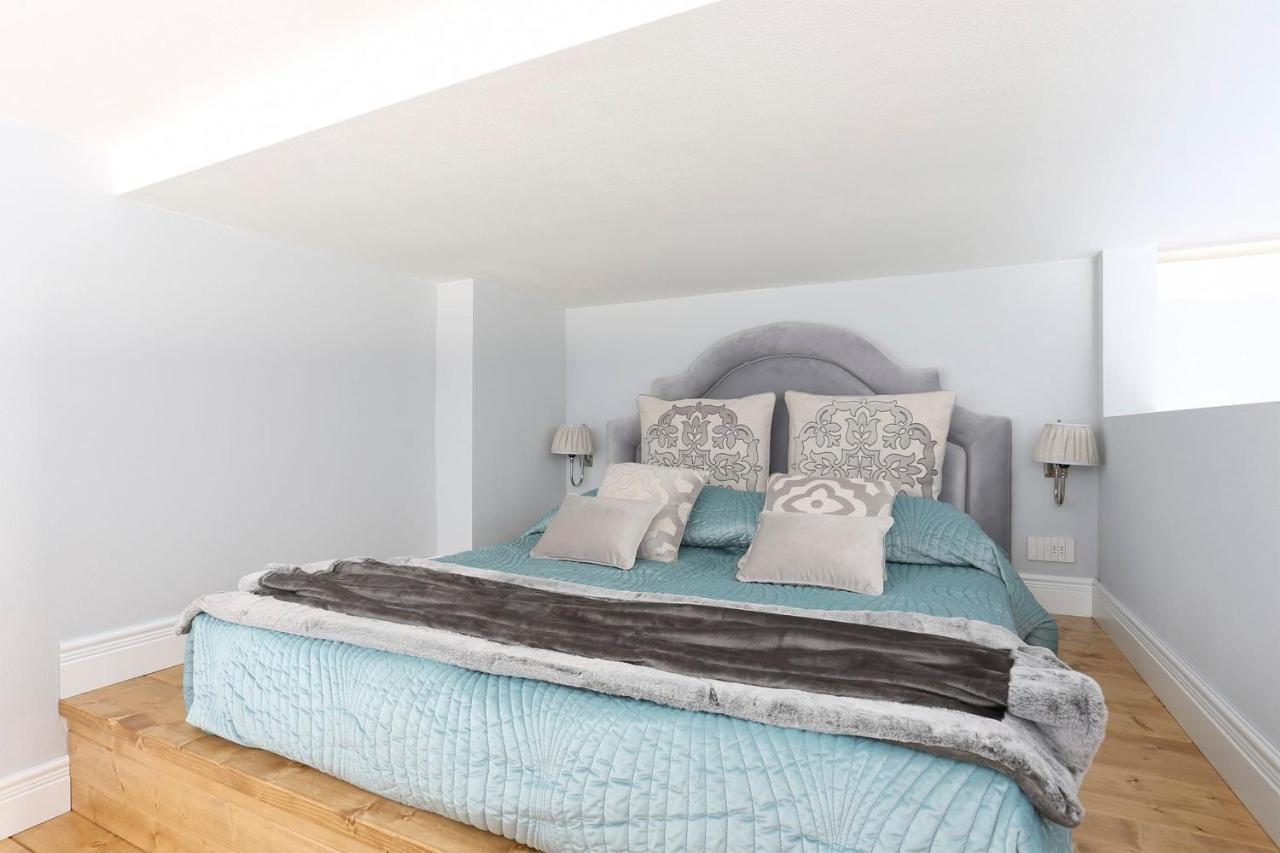 Design Apartment In The Heart Of Florence - Hosted By Sweetstay ภายนอก รูปภาพ