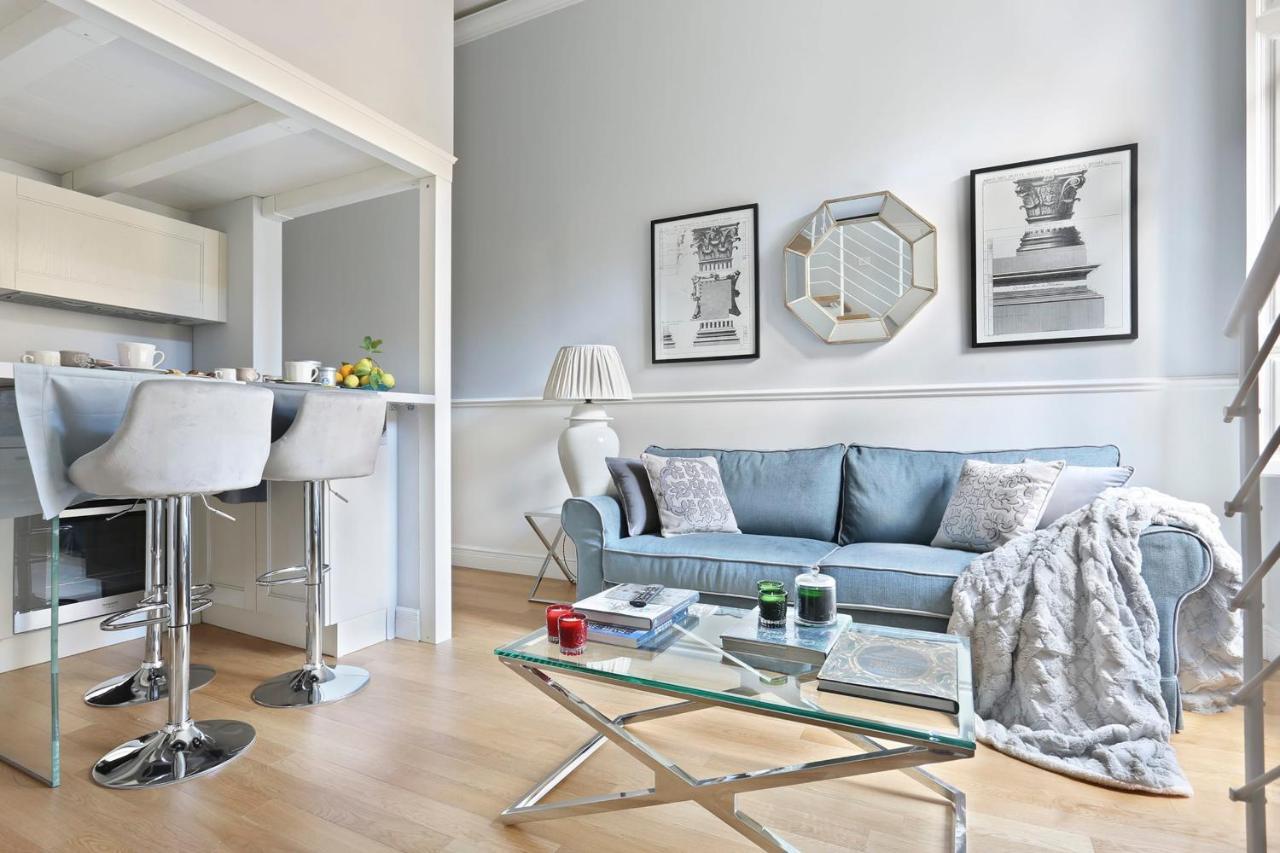 Design Apartment In The Heart Of Florence - Hosted By Sweetstay ภายนอก รูปภาพ