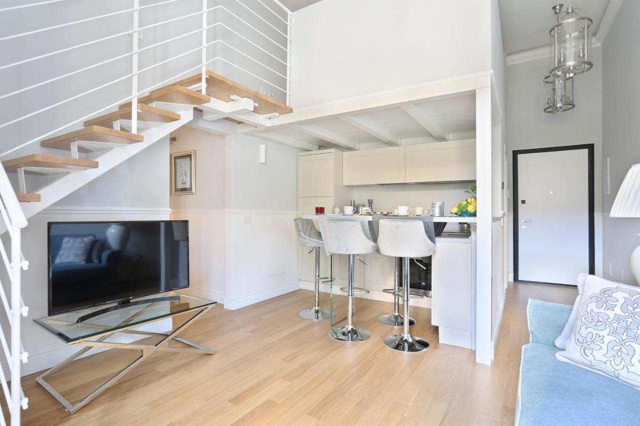 Design Apartment In The Heart Of Florence - Hosted By Sweetstay ภายนอก รูปภาพ